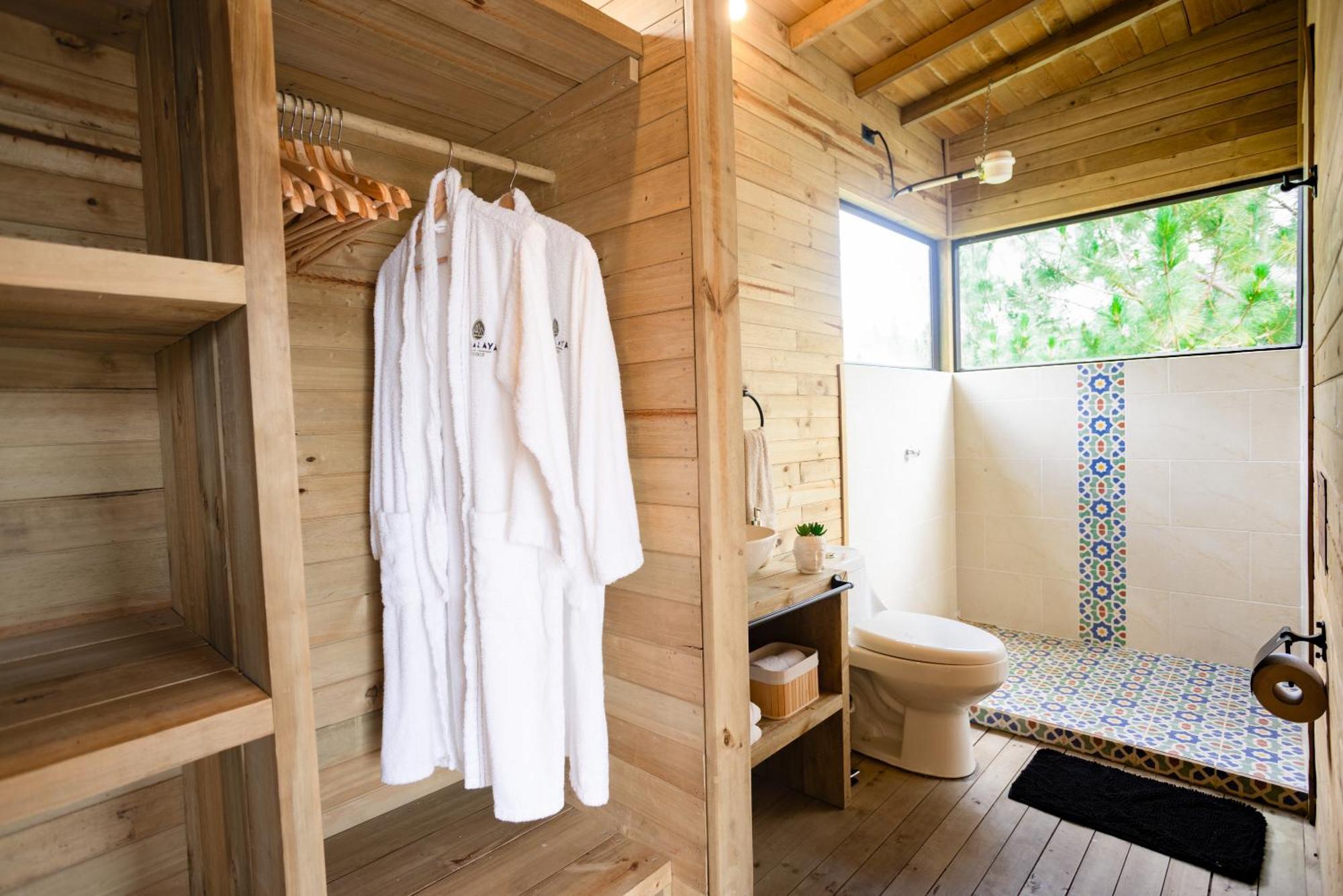 Cabanas Refugio Himalaya Guatape Exterior photo