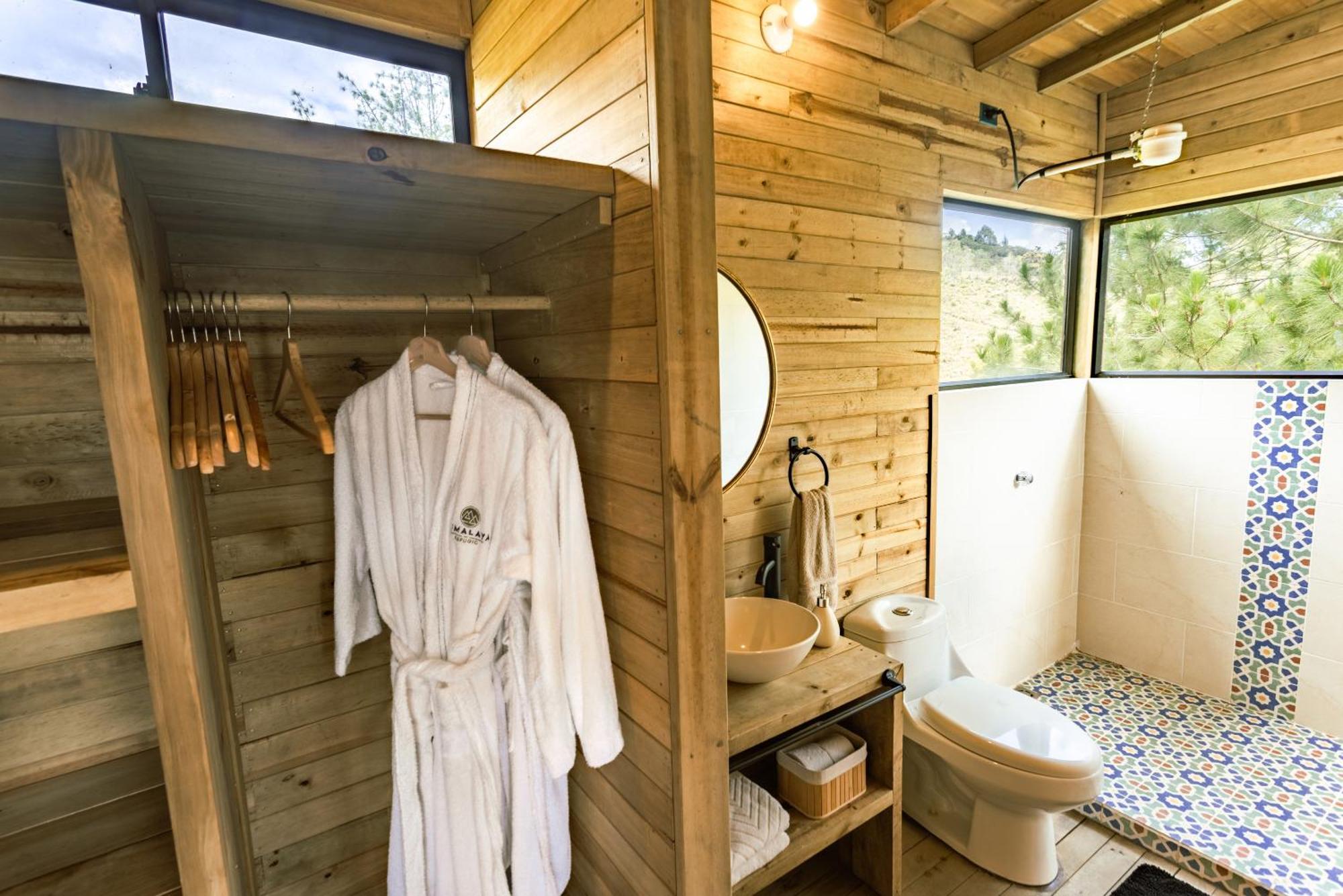 Cabanas Refugio Himalaya Guatape Exterior photo