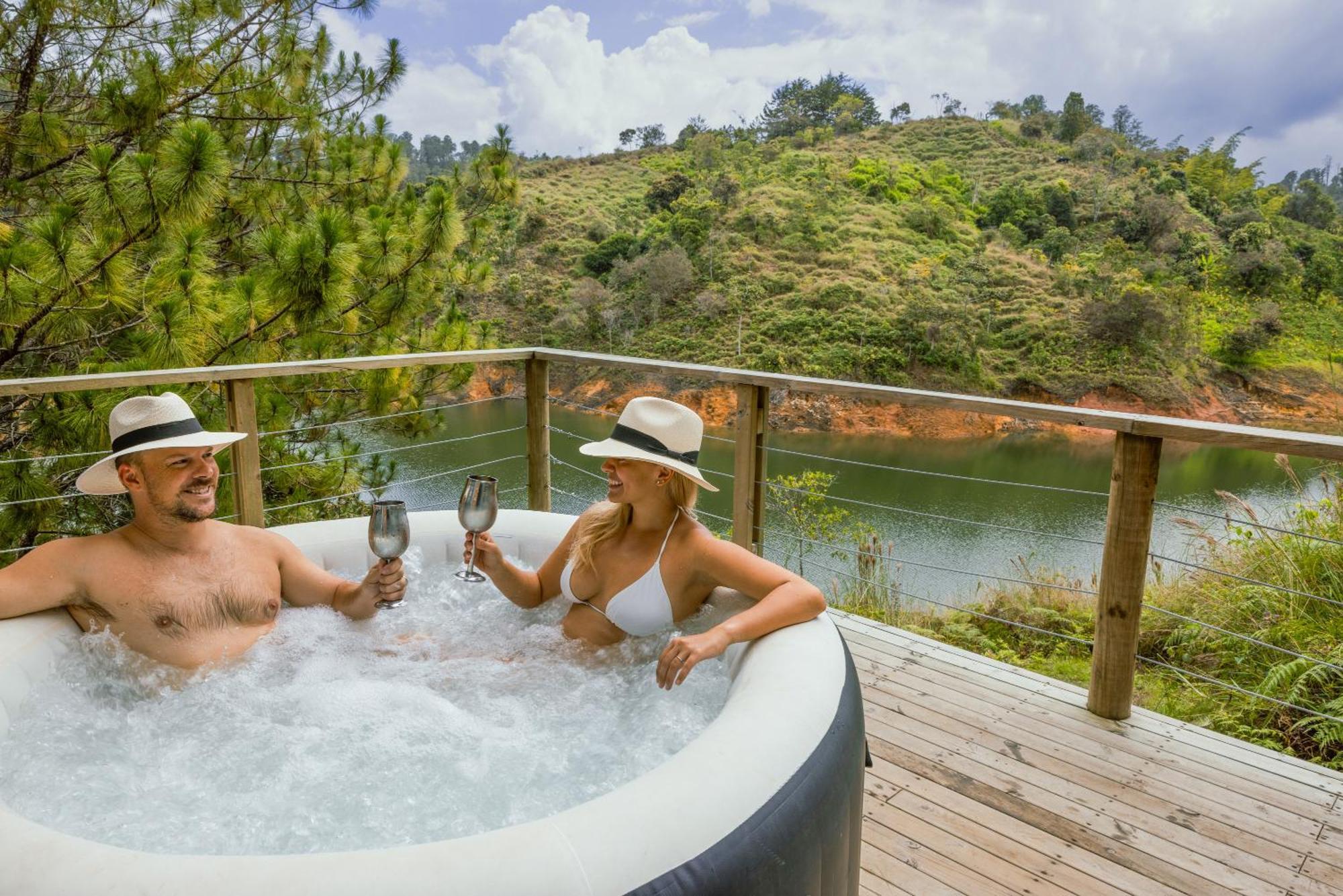 Cabanas Refugio Himalaya Guatape Exterior photo